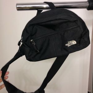 Black north face too/fanny pack
